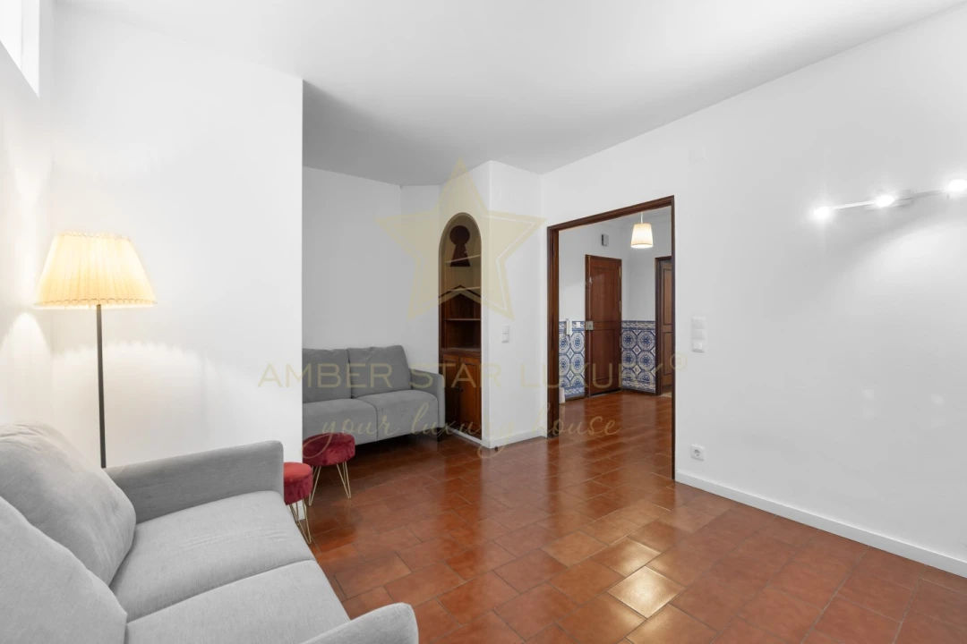 Apartamento T7 para Venda em Alvalade Foto 3