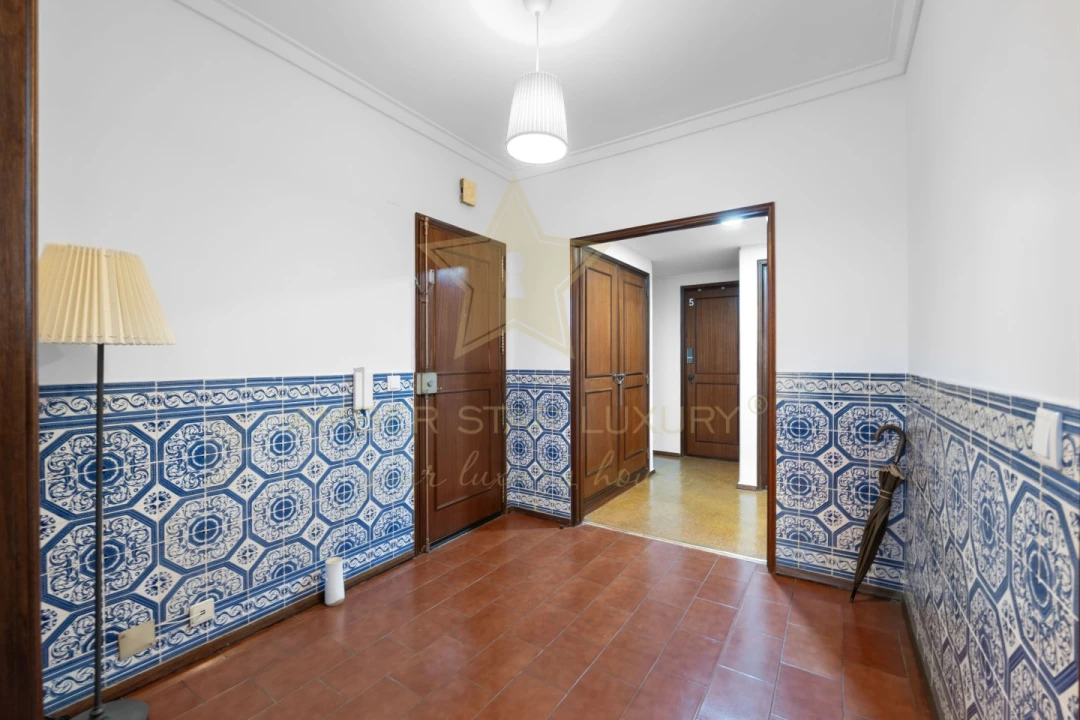 Apartamento T7 para Venda em Alvalade Foto 5