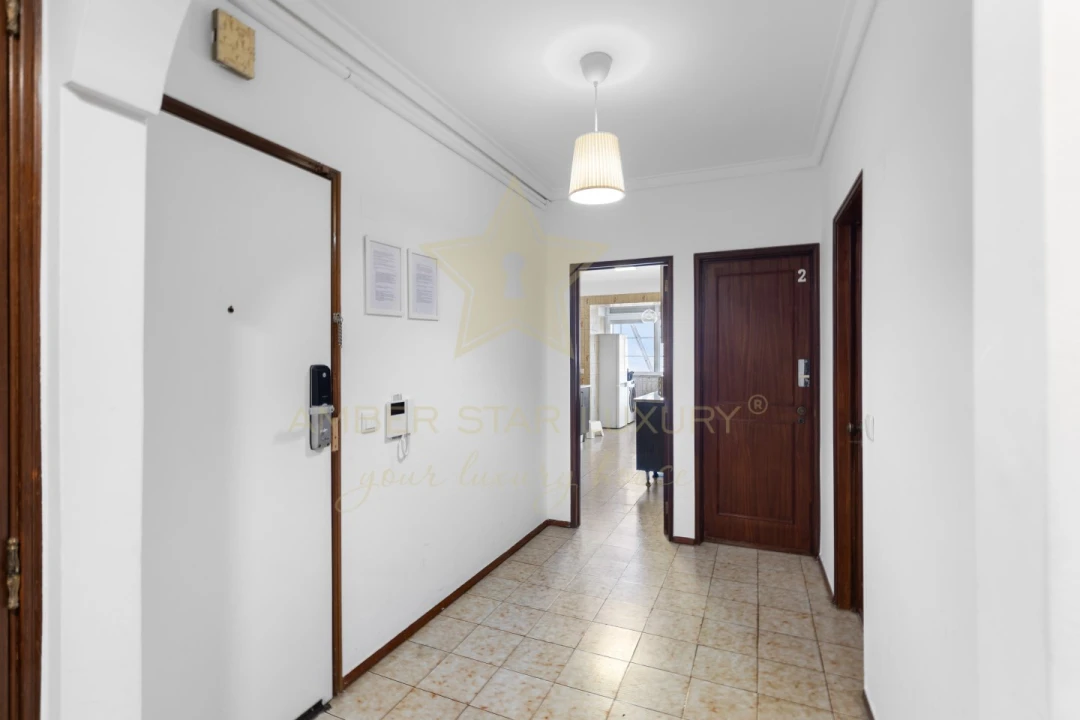 Apartamento T7 para Venda em Alvalade Foto 7