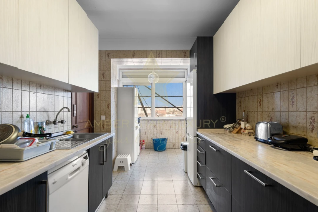 Apartamento T7 para Venda em Alvalade Foto 9