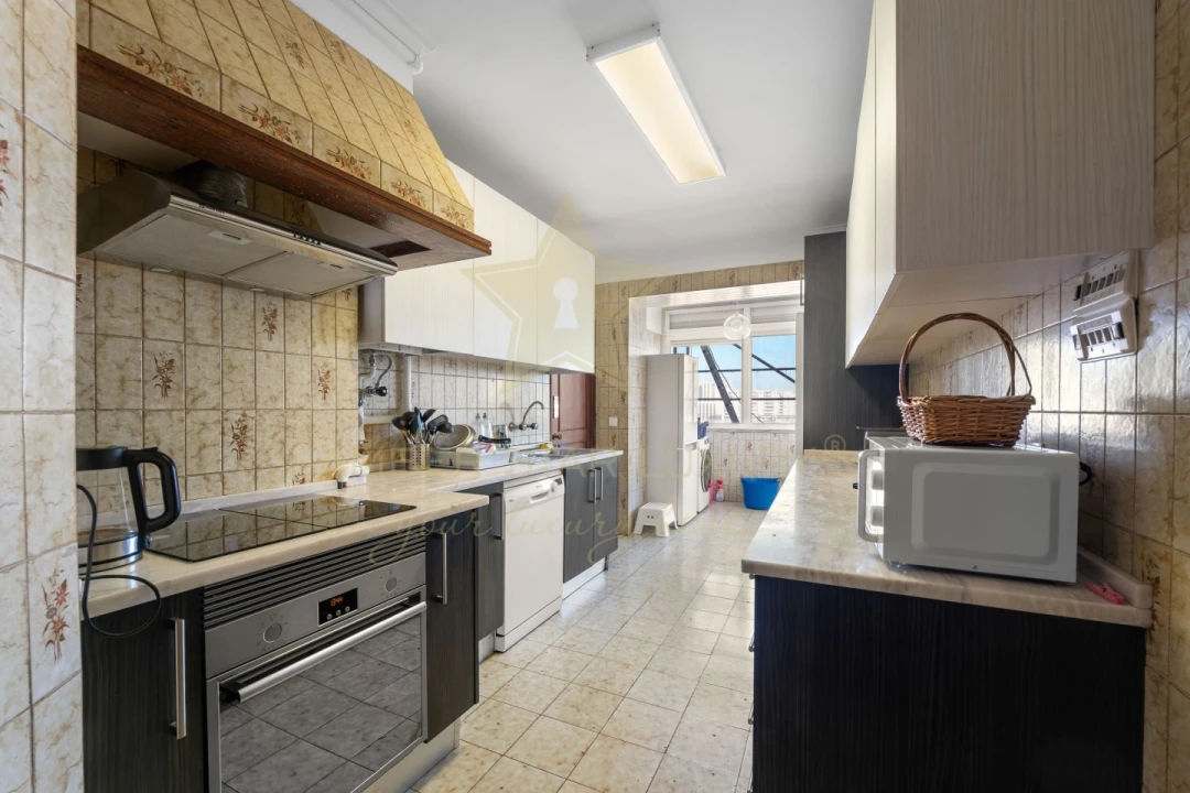 Apartamento T7 para Venda em Alvalade Foto 10