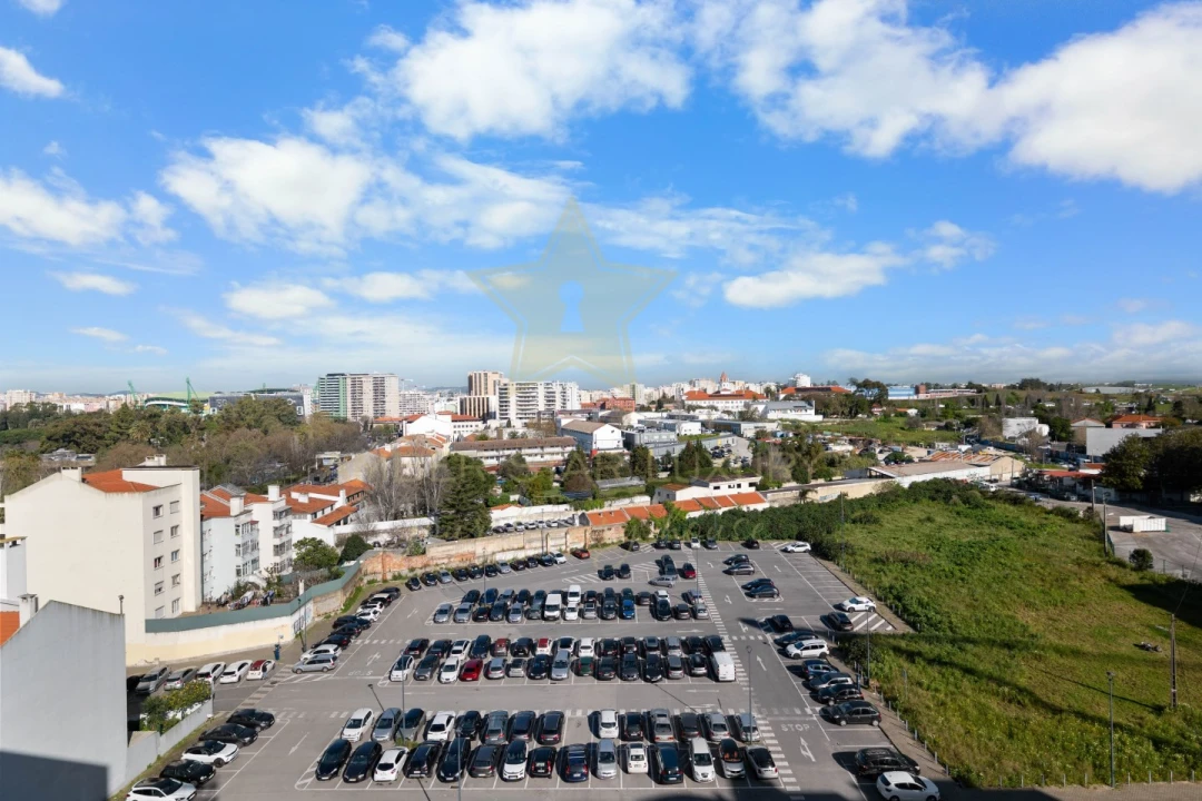 Apartamento T7 para Venda em Alvalade Foto 15