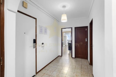 Apartamento T7 para Venda em Alvalade