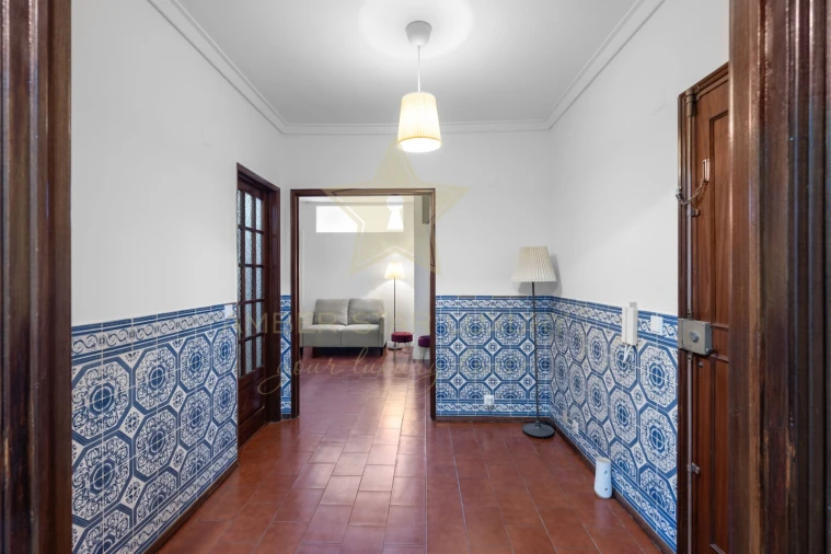 Apartamento T7 para Venda em Alvalade Foto 4