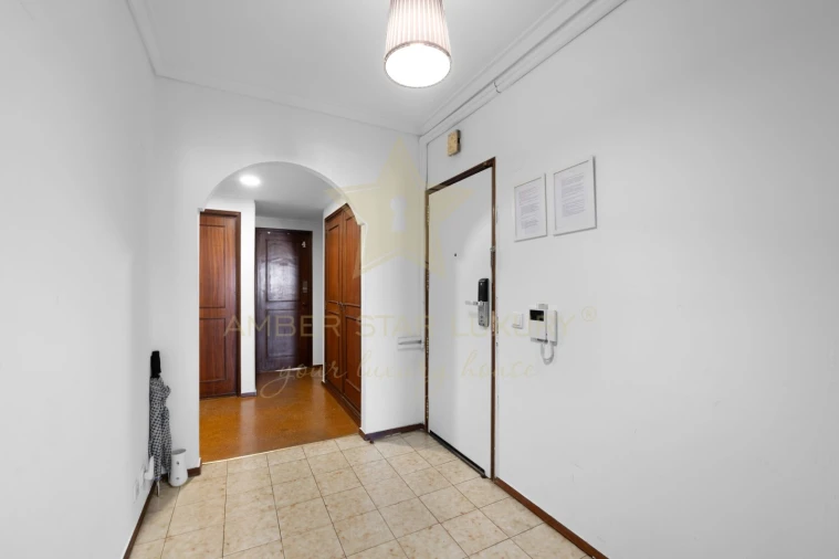Apartamento T7 para Venda em Alvalade Foto 8