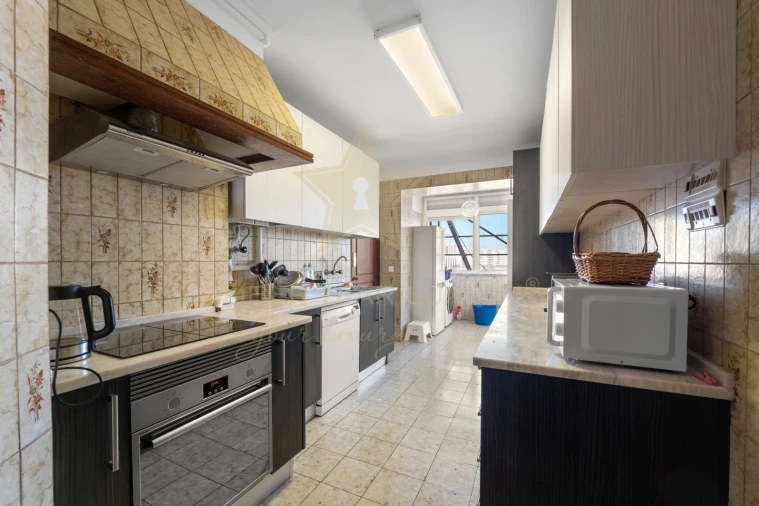 Apartamento T7 para Venda em Alvalade Foto 10