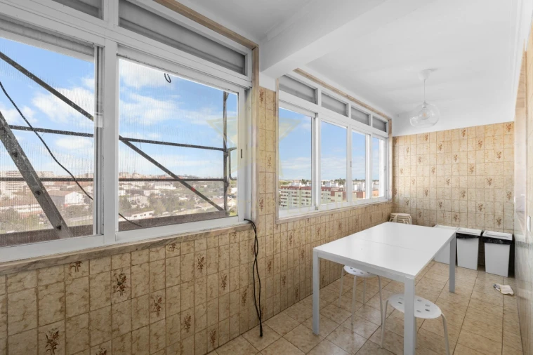 Apartamento T7 para Venda em Alvalade Foto 12