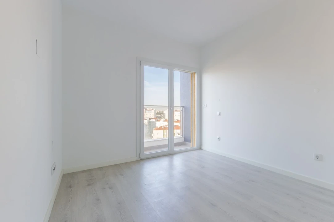 Apartamento T2 para Venda em Corroios Foto 11