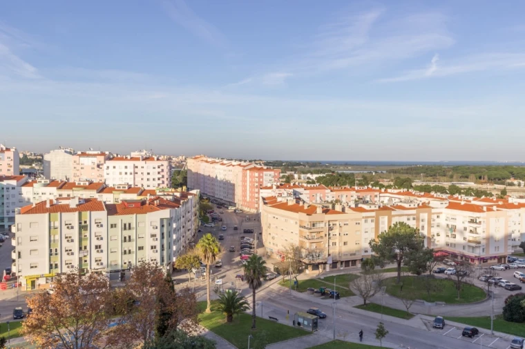 Apartamento T3 para Venda em Corroios Foto 16