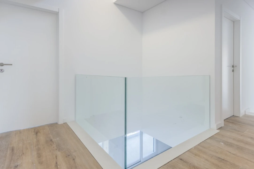 Moradia T4 para Venda em Corroios Foto 13