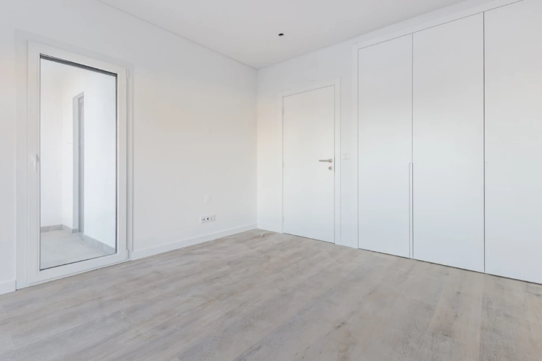 Moradia T4 para Venda em Corroios Foto 14