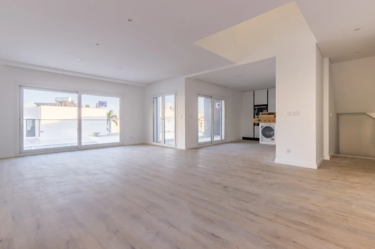 Moradia T4 para Venda em Corroios Foto 5