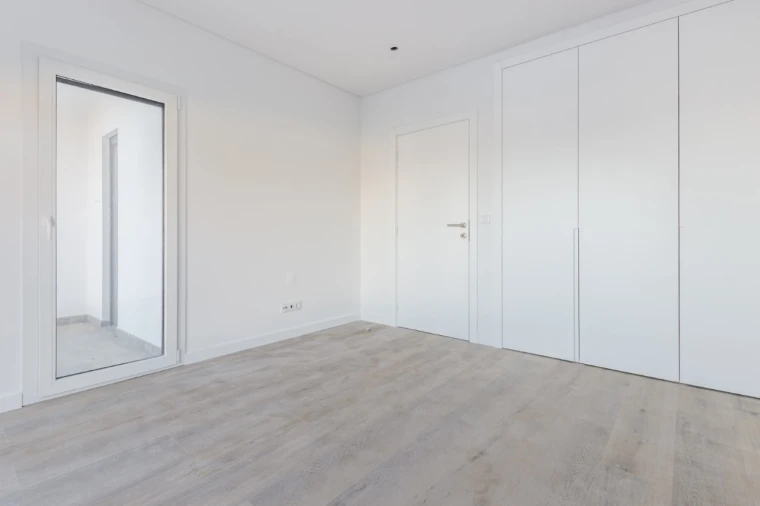 Moradia T4 para Venda em Corroios Foto 14