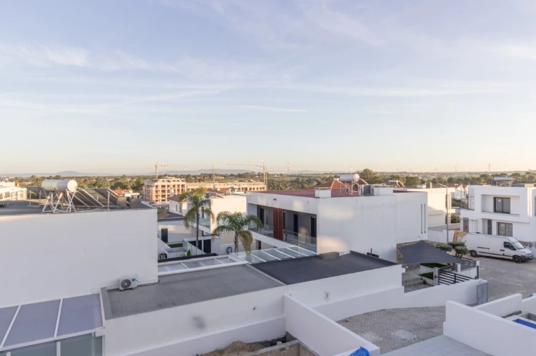 Moradia T4 para Venda em Corroios Foto 24