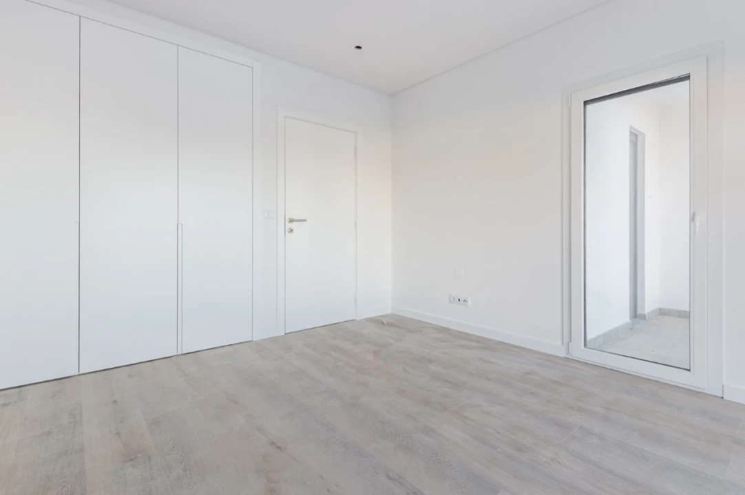 Moradia T4 para Venda em Corroios Foto 13