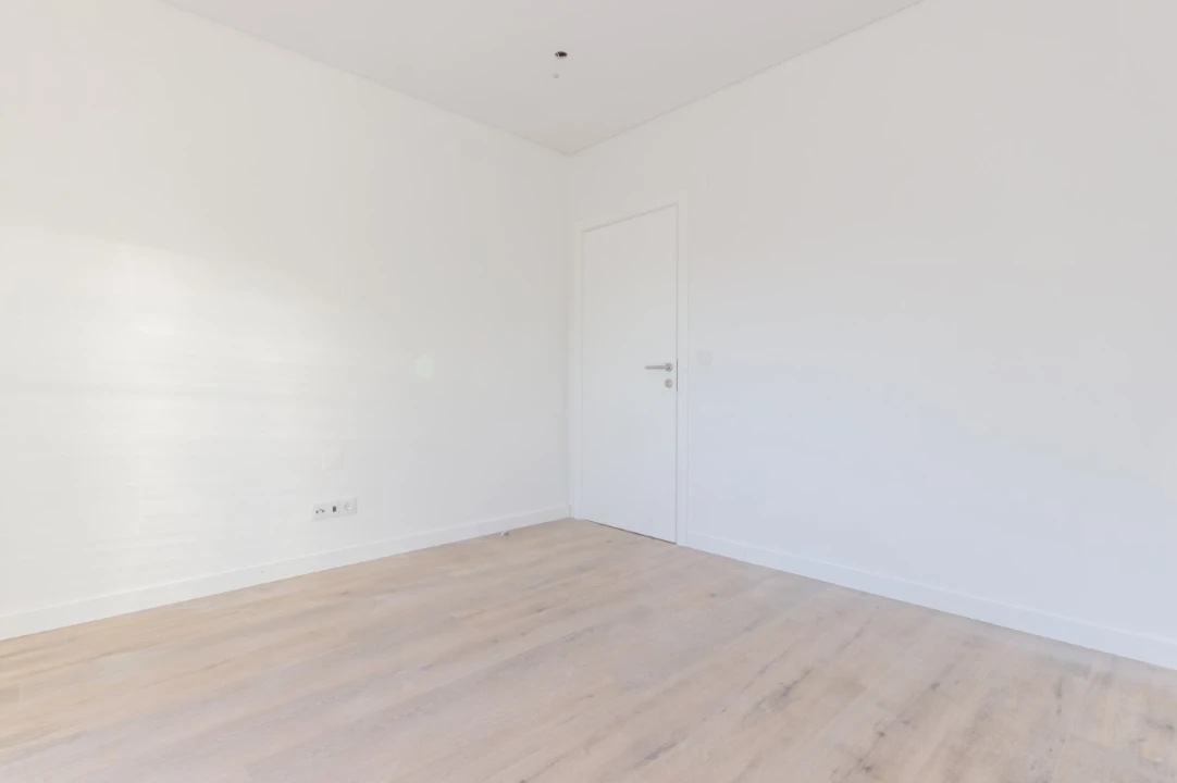 Moradia T4 para Venda em Corroios Foto 14