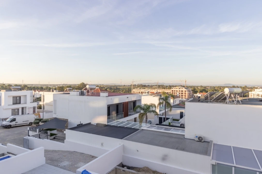 Moradia T4 para Venda em Corroios Foto 23