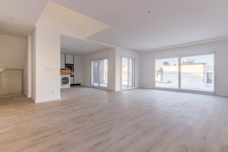 Moradia T4 para Venda em Corroios Foto 1