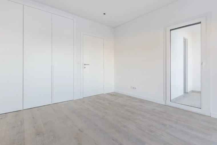 Moradia T4 para Venda em Corroios Foto 13