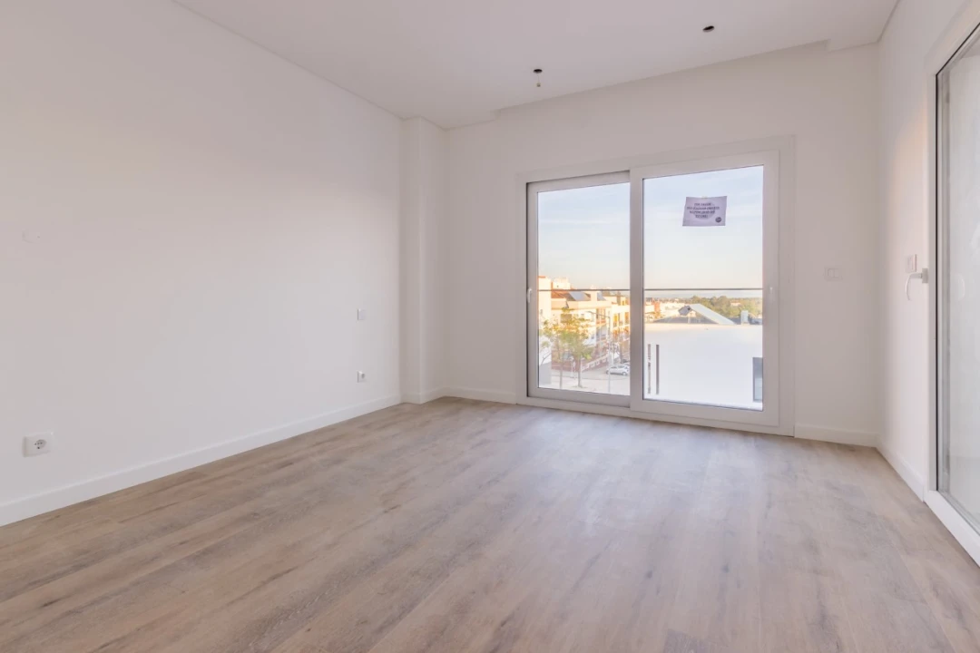 Moradia T4 para Venda em Corroios Foto 19