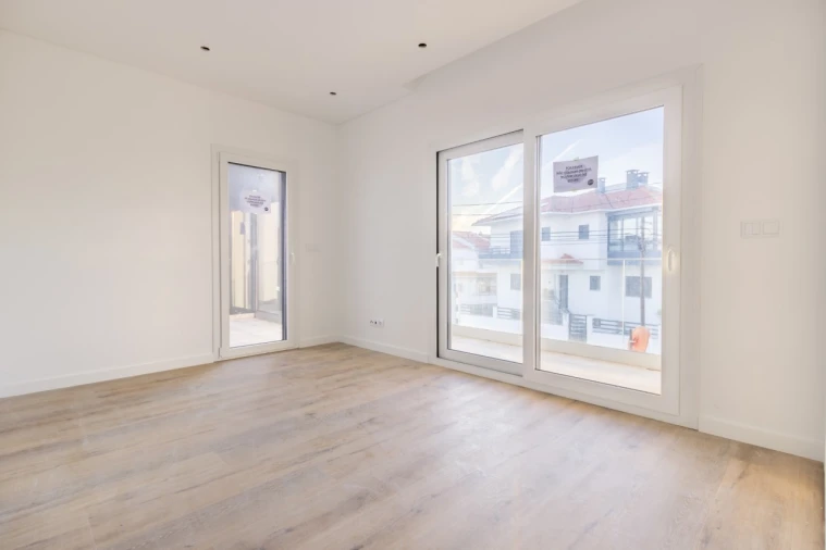 Moradia T4 para Venda em Corroios Foto 18