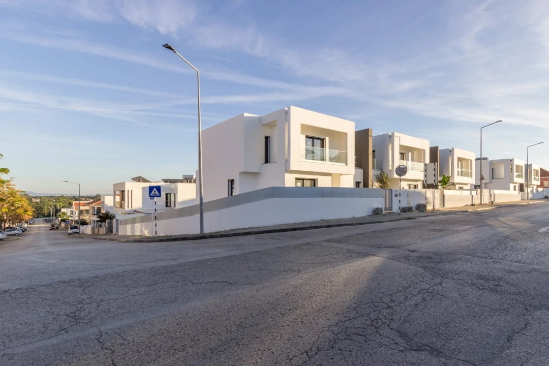 Moradia T4 para Venda em Corroios Foto 3