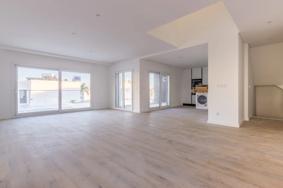 Moradia T4 para Venda em Corroios Foto 1