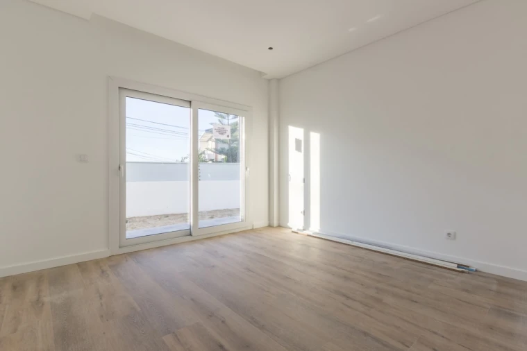 Moradia T4 para Venda em Corroios Foto 10