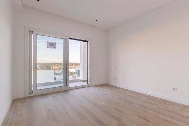 Moradia T4 para Venda em Corroios Foto 17