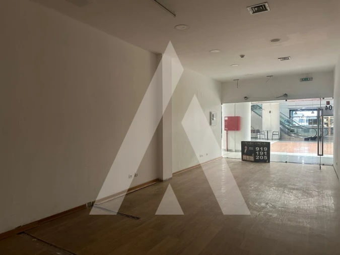 Loja para Arrendamento em Marinha Grande Foto 3