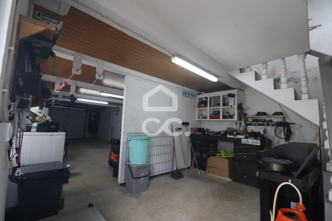 Moradia T4 para Venda em Achadinha Foto 18