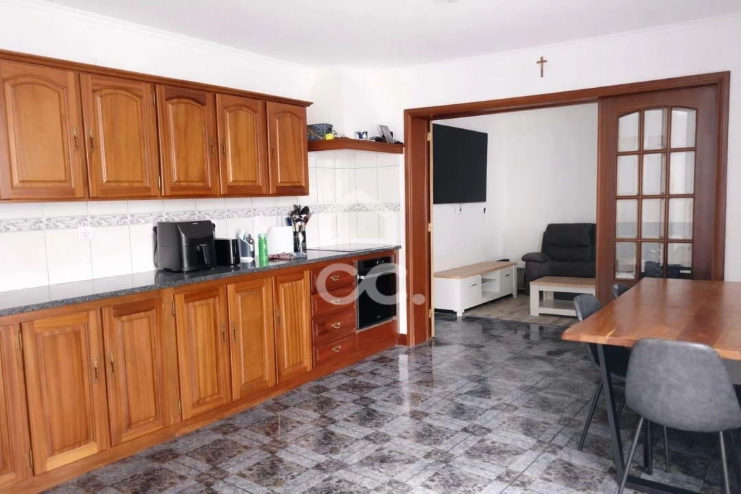 Moradia T4 para Venda em Achadinha Foto 11