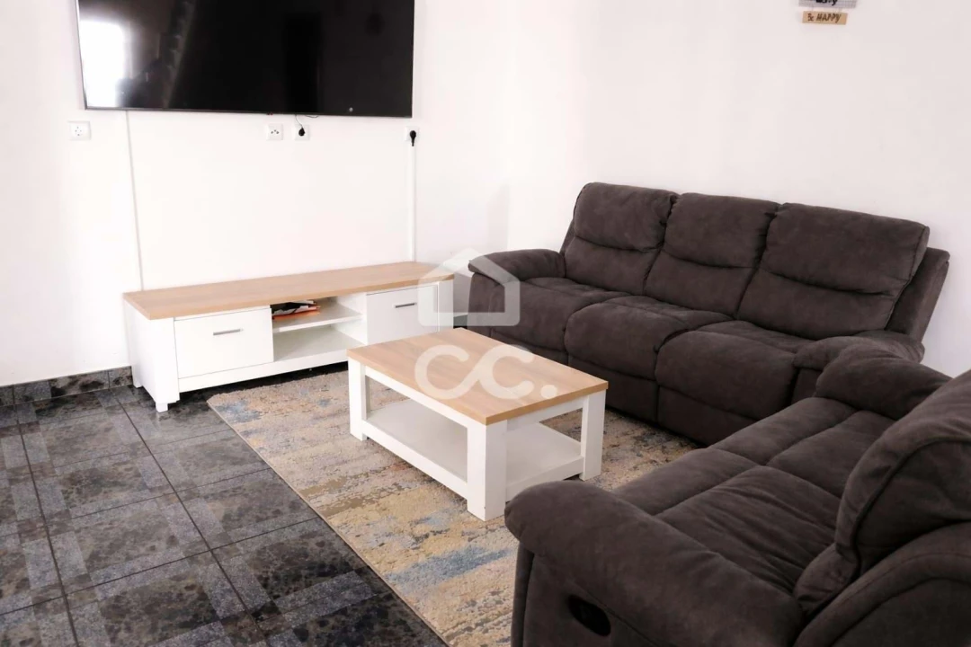 Moradia T4 para Venda em Achadinha Foto 8