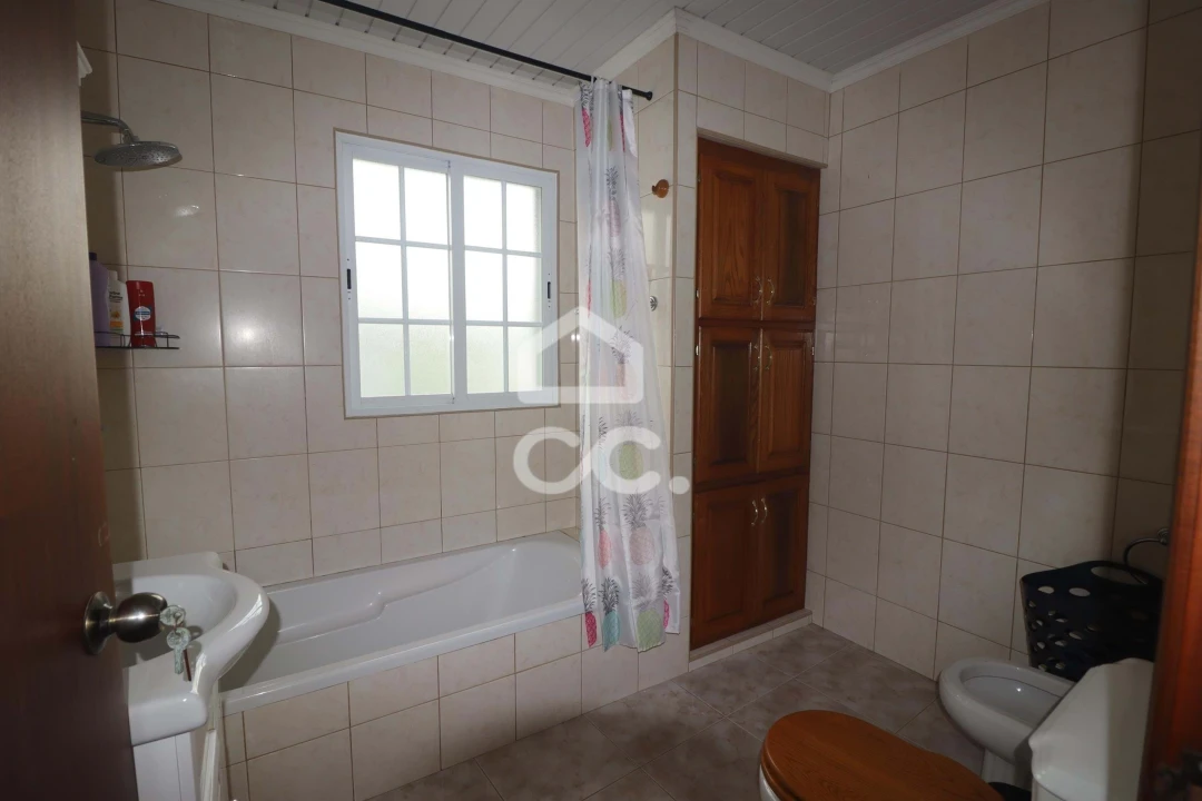 Moradia T4 para Venda em Achadinha Foto 14