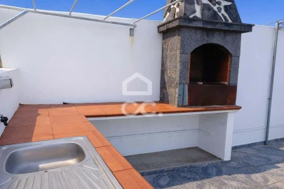 Moradia T4 para Venda em Achadinha