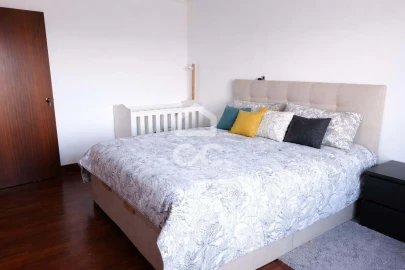 Moradia T4 para Venda em Achadinha