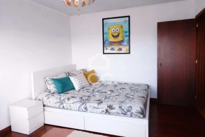 Moradia T4 para Venda em Achadinha