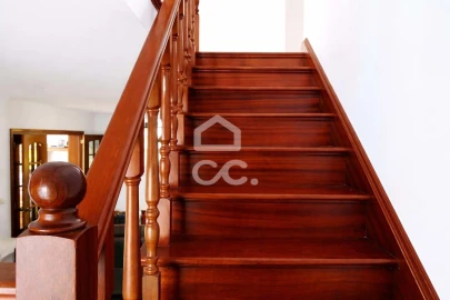 Moradia T4 para Venda em Achadinha