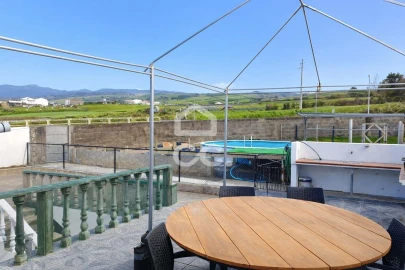 Moradia T4 para Venda em Achadinha