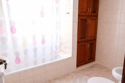 Moradia T4 para Venda em Achadinha