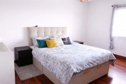 Moradia T4 para Venda em Achadinha