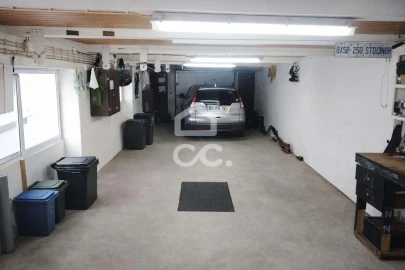 Moradia T4 para Venda em Achadinha