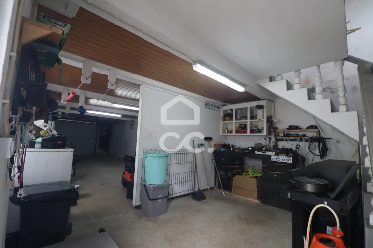 Moradia T4 para Venda em Achadinha Foto 19