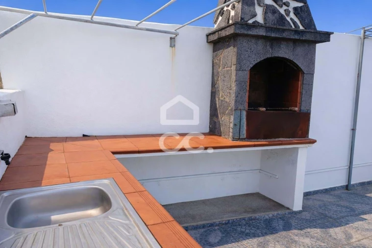 Moradia T4 para Venda em Achadinha Foto 27