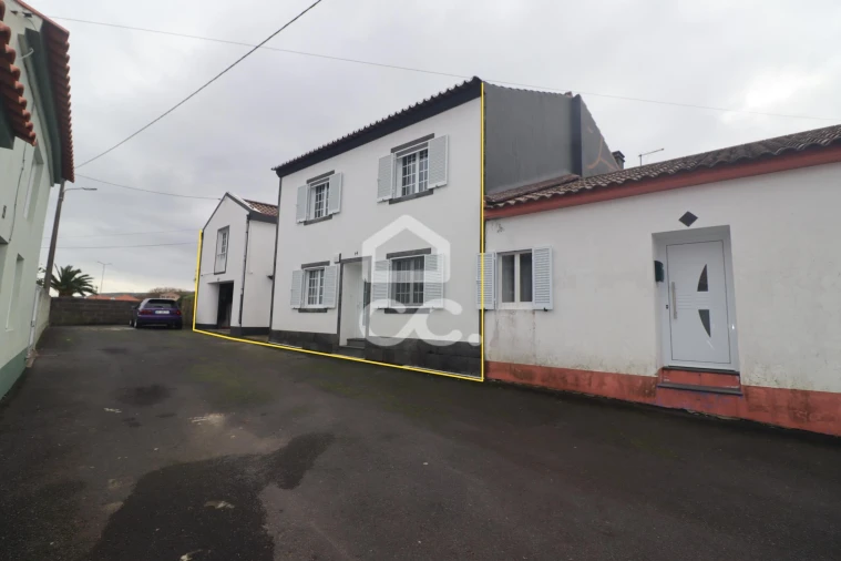 Moradia T4 para Venda em Achadinha Foto 25