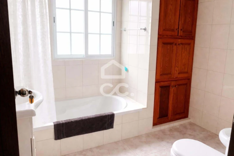 Moradia T4 para Venda em Achadinha Foto 5