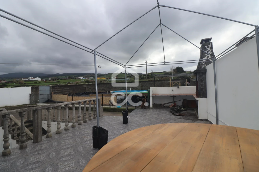 Moradia T4 para Venda em Achadinha Foto 22