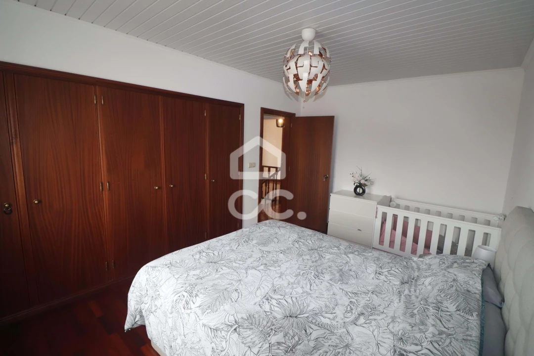 Moradia T4 para Venda em Achadinha Foto 11