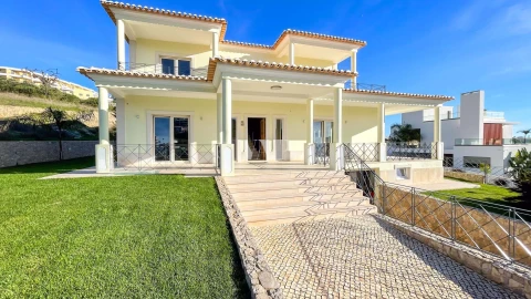 Moradia T4 para Venda em Albufeira e Olhos de Água