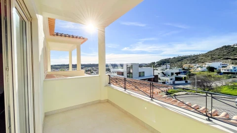 Moradia T4 para Venda em Albufeira e Olhos de Água